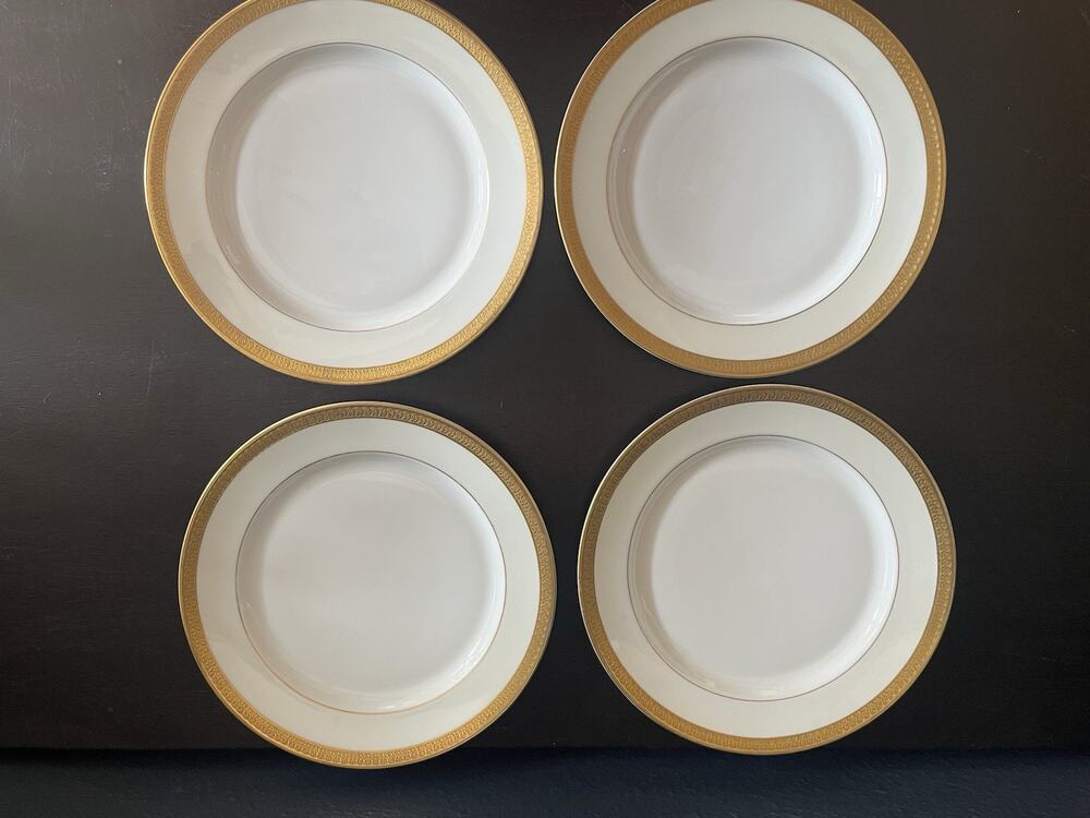 Set of 4 H&C Selb Bavaria Germany Gold Encrusted Rim Salad Lunch Plates 8.25”